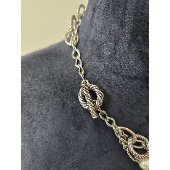 Women's Chunky Rope Chain Necklace With Faux Pearls And Toggle Ring Lock - Picture 6 of 6